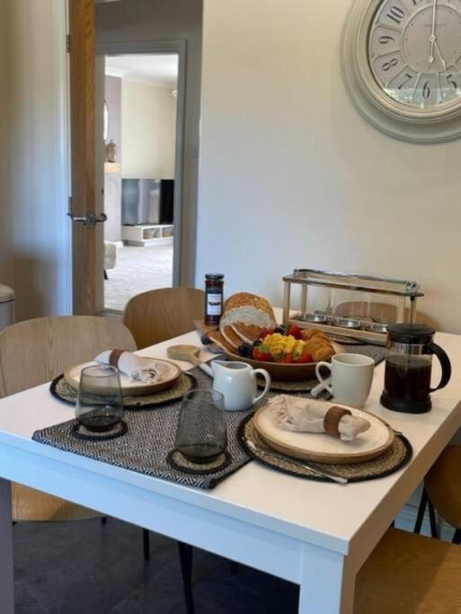 Devonshire Bungalow - Close To The Coast & Lakes. Villa Cleator Bagian luar foto